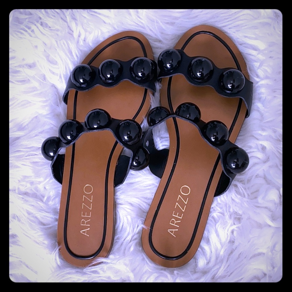 Elegant sandal.